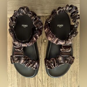 Fendi size 40 sandals
